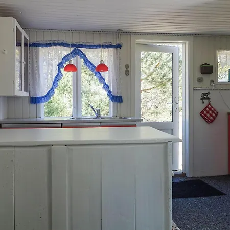 2 Bedroom Lovely In