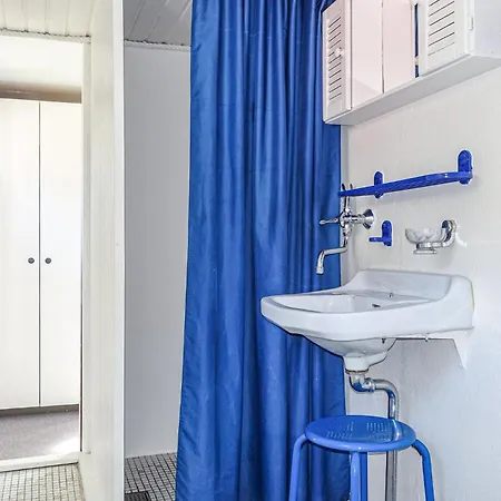 בית נופש 2 Bedroom Lovely In