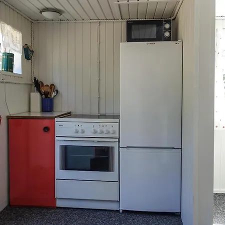 בית נופש 2 Bedroom Lovely In
