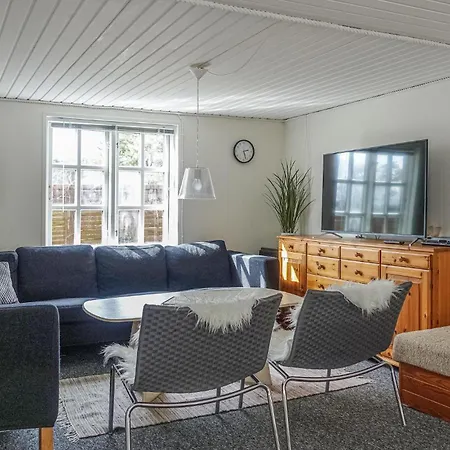 2 Bedroom Lovely In * נקסו