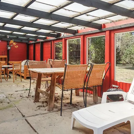 2 Bedroom Lovely In